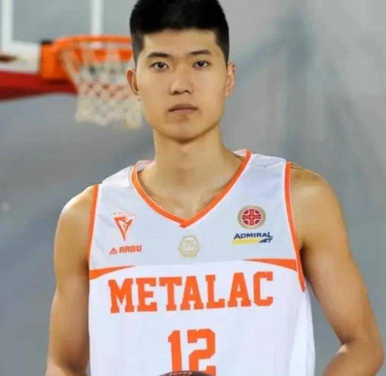 开云体育平台-CBA新星爆发：20岁小将单场砍30+的简单介绍