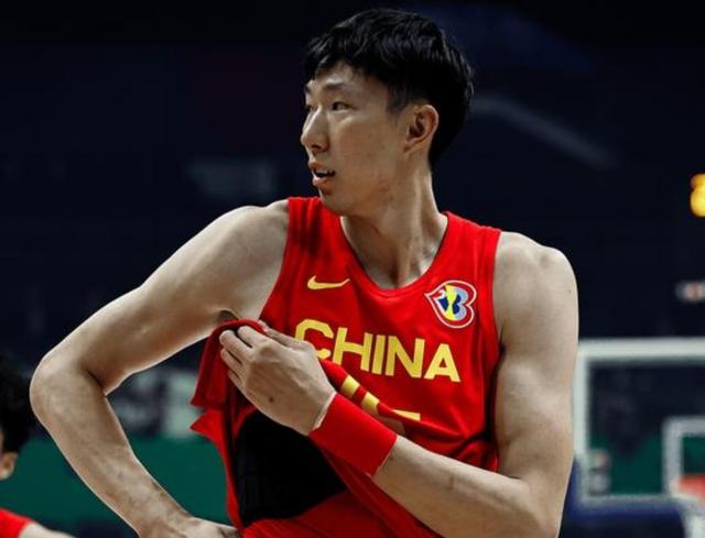 -周琦续约悬念：留在CBA还是重返海外联赛？