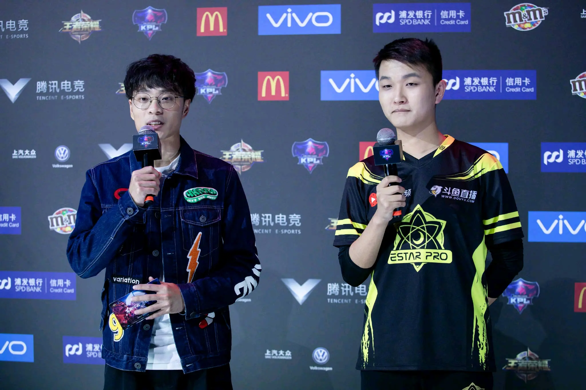 王者荣耀Cat转型教练首赛季带队夺冠的简单介绍