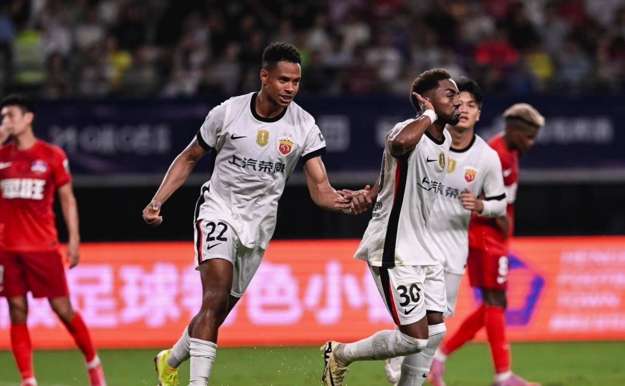 中超最新积分榜：争冠保级战全面打响！的简单介绍