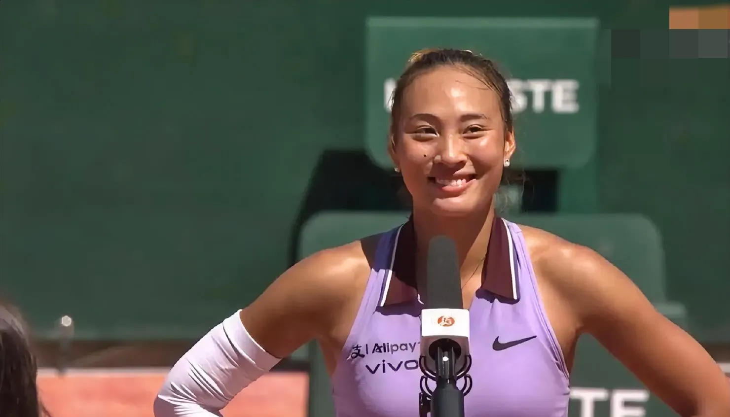 -网坛女王新生代：18岁天才少女横扫赛场的简单介绍