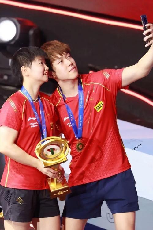 关于浪漫：奥运冠军赛场求婚成功的信息